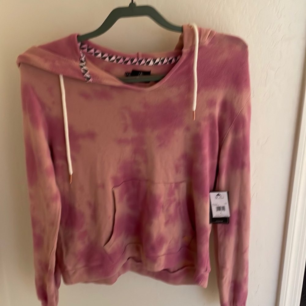 (NWT) Soft Volcom Lil Poncho Size L